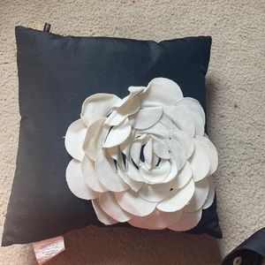 Throw pillow with flower